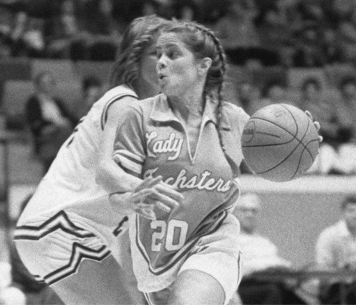 Kim Mulkey playing basketball