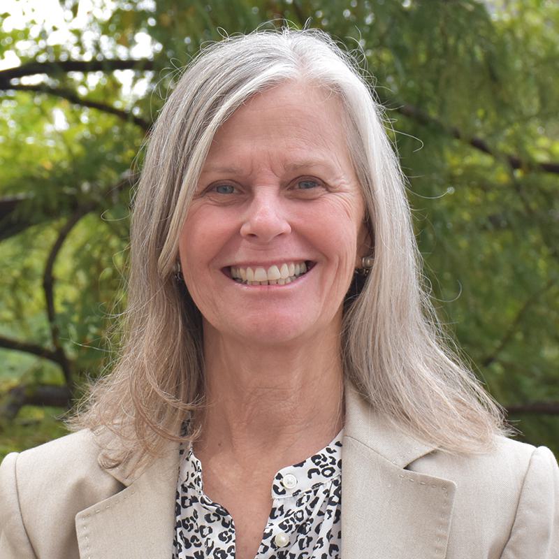Julia Hamilton headshot