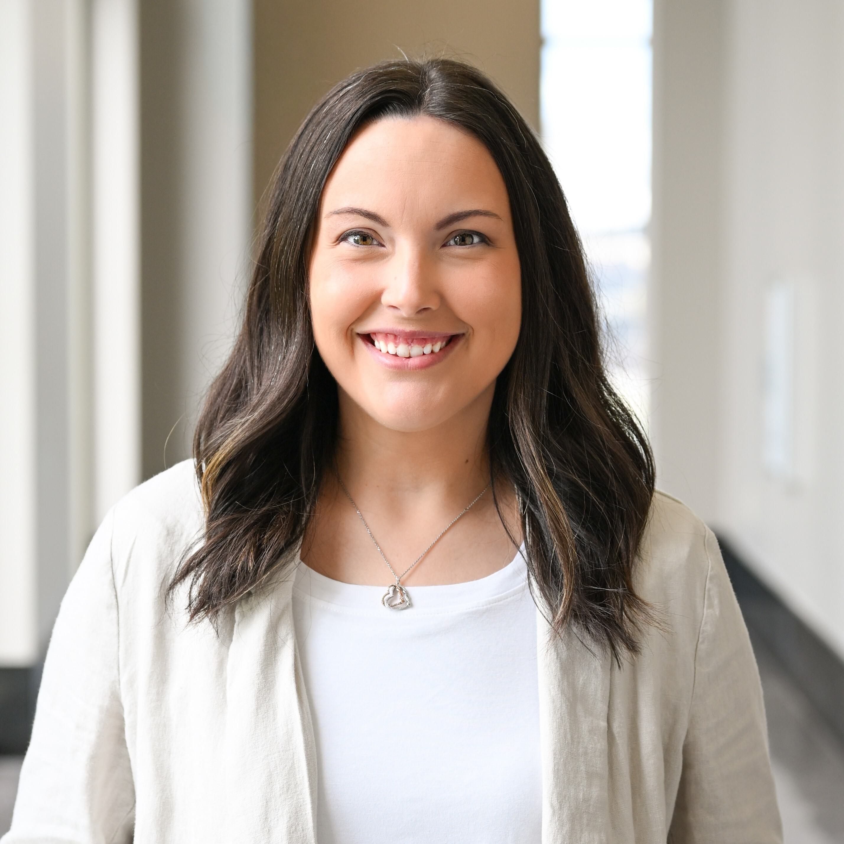 Bethany Edwards Headshot 8 27.