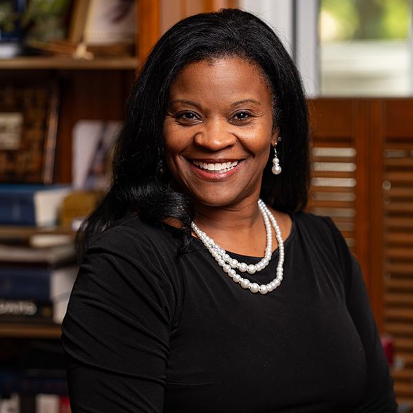 Gloria George headshot